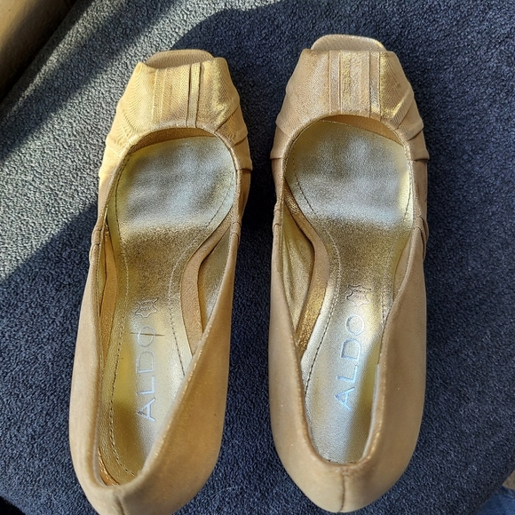 Gold Glittery Peeptoe Pumps - Aldo - Picture 2 of 8